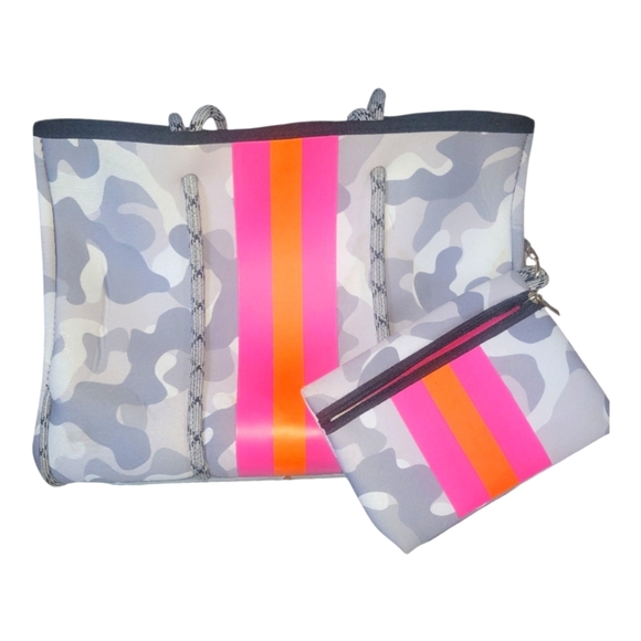Neoprene Camo Pink, Orange Stripe In Gray Tote With Purse For Beach, Gym, Travel - Picture 5 of 9